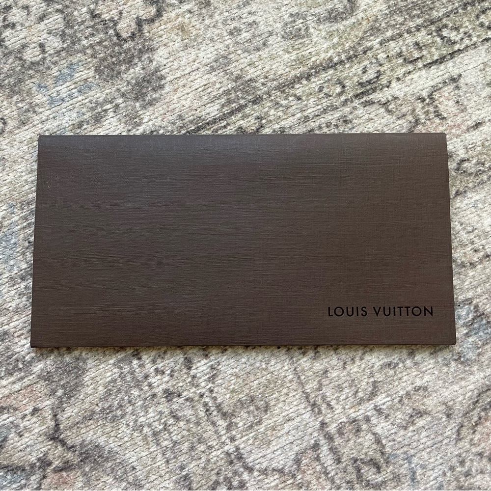 Authentic Louis Vuitton 6 Key Holder - Purchased from Louis Vuitton - Picture 11 of 16